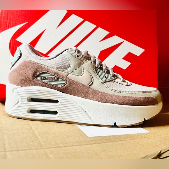 NIKE AIR MAX 90 LV8 Platform Women's Sneakers Shoes various sizes Multicolor NEW - Picture 3 of 10